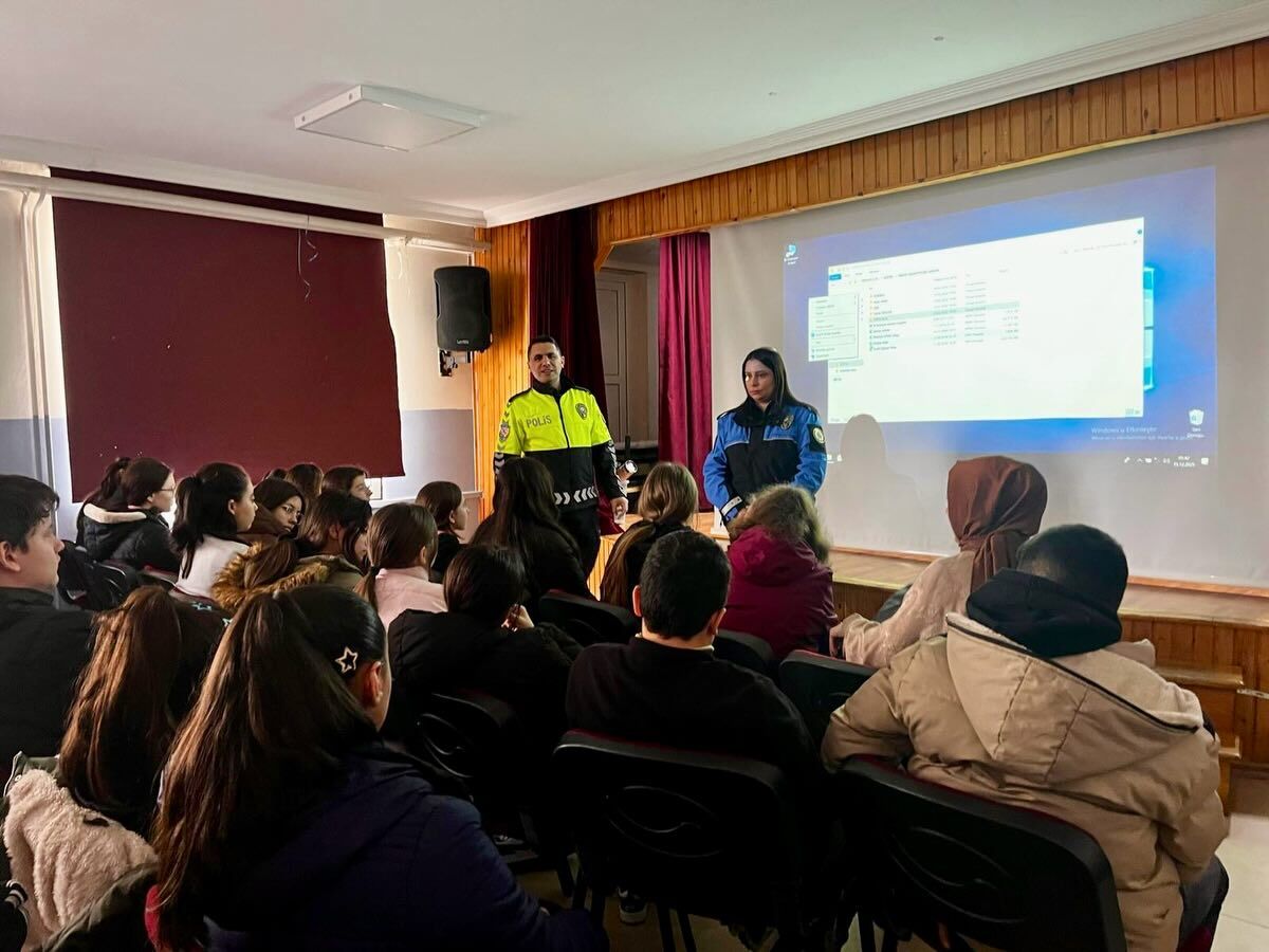Bozüyük’te Öğrencilere Trafik Ve Güvenlik Eğitimi Verildi 12299