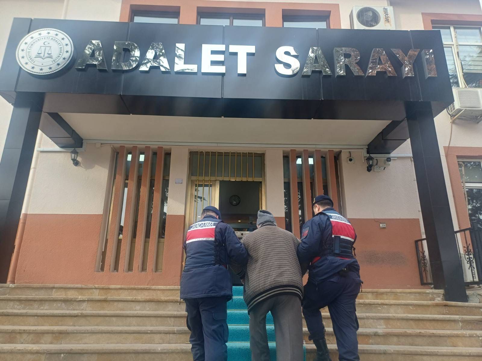 Cinsel Saldırı Zanlısı Jandarmadan Kaçamadı 11447