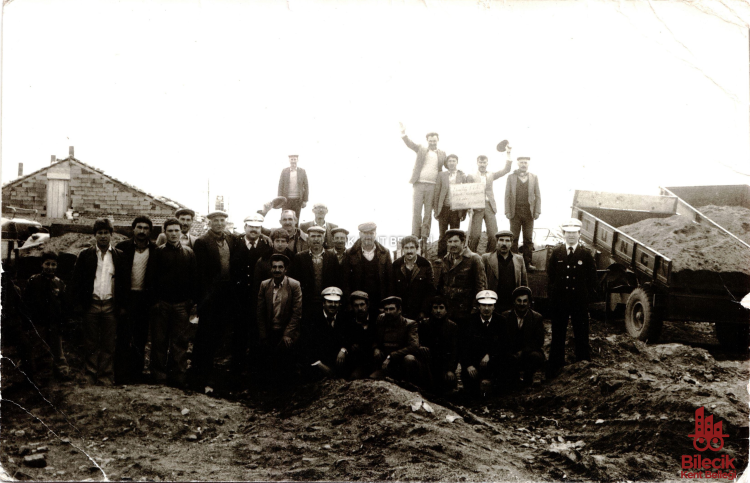 D E V E D A G I N D A A C I L A N Y O L L A R 1980 L E R I N E M E K L E Y A Z I L A N H I K Y E S I 12258