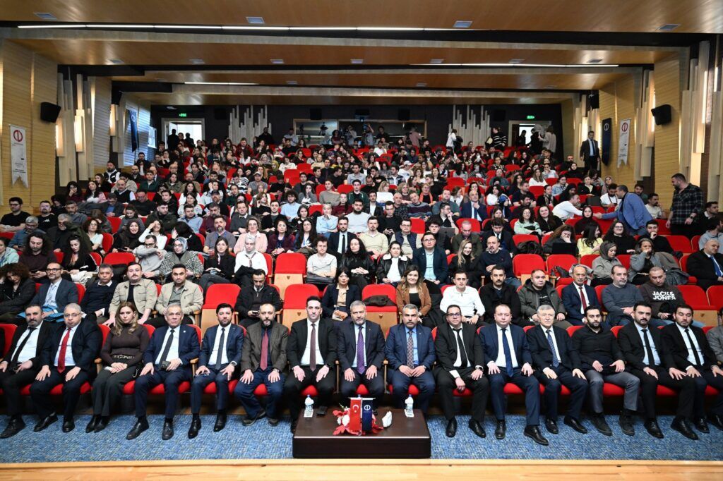 Dijital Habercilik Ve Yapay Zekâ Eğitimi 12211