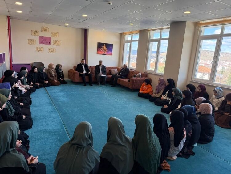 Dr. Abdullah Servet Yılmaz, Bozüyük’te Hafızları Ziyaret Etti 11546