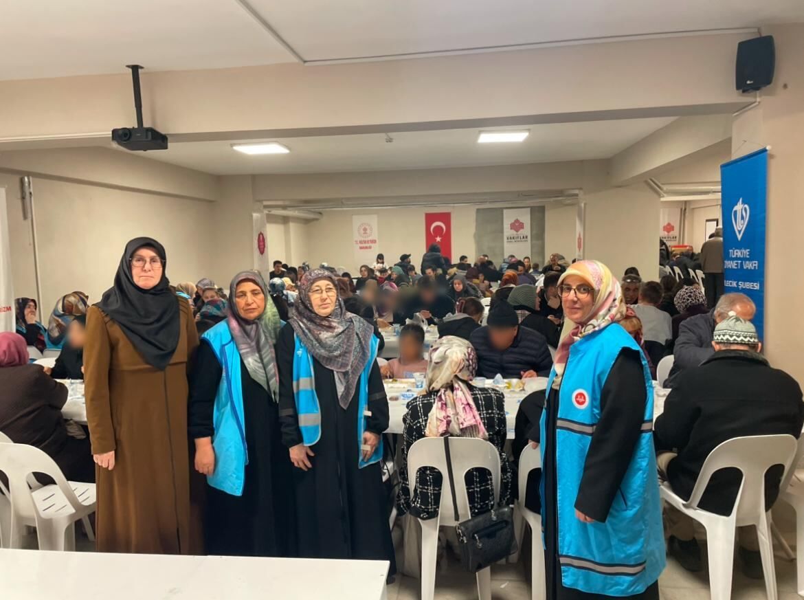 Dünya Yetimler Günü’nde Yetim Çocuklar Aynı Sofrada Buluştu 11746