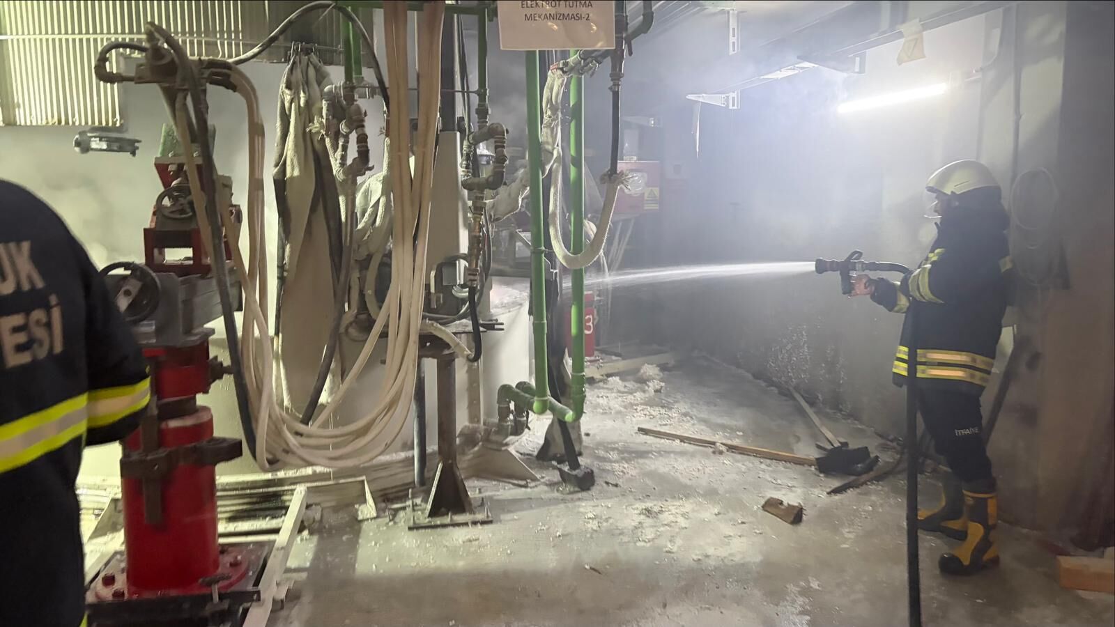 Fabrikada Patlama 1 Işçi Ağır Yaralı 11452