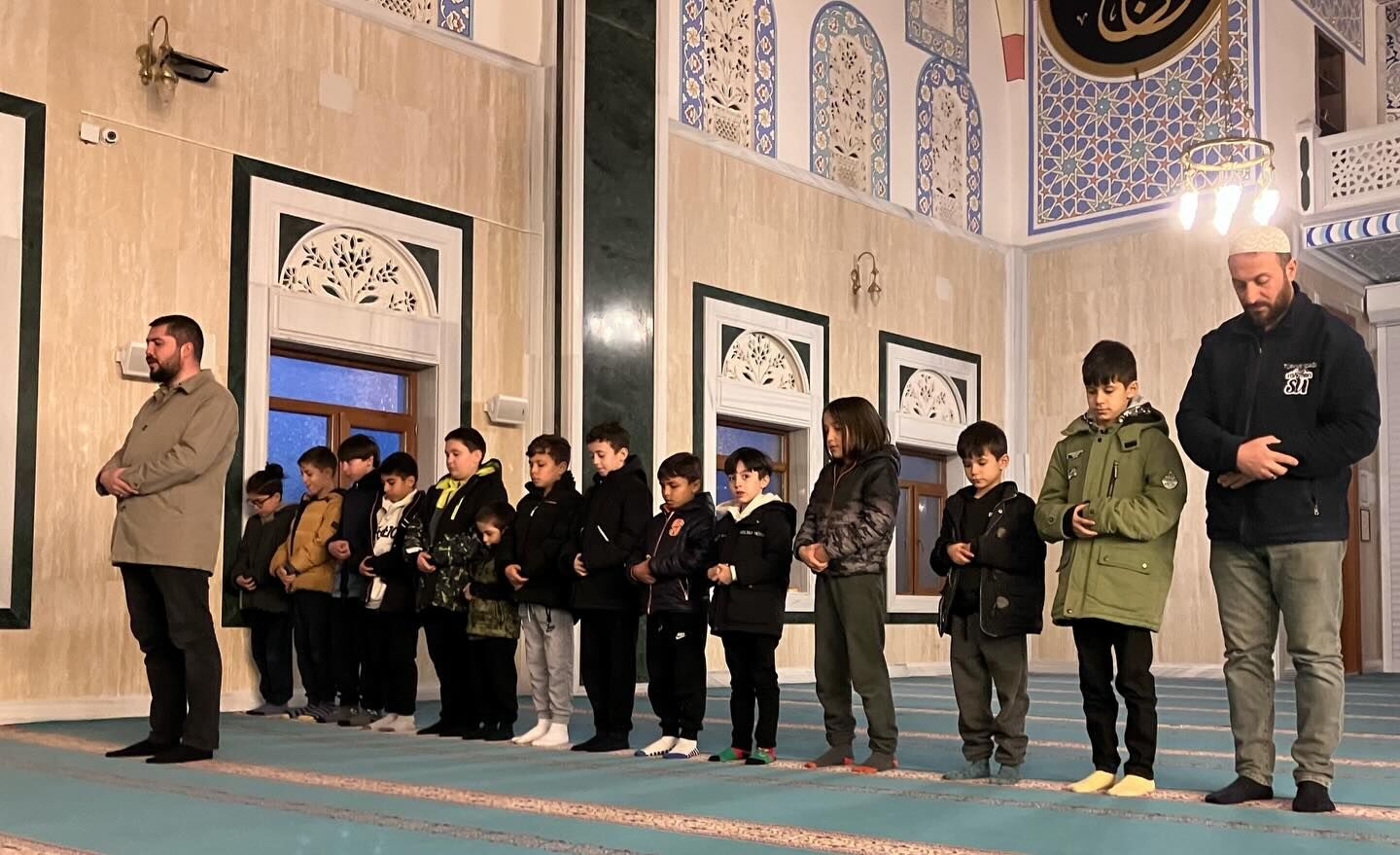 Genç Ve Çocuk Gönüllüler İftarda Buluştu 11551