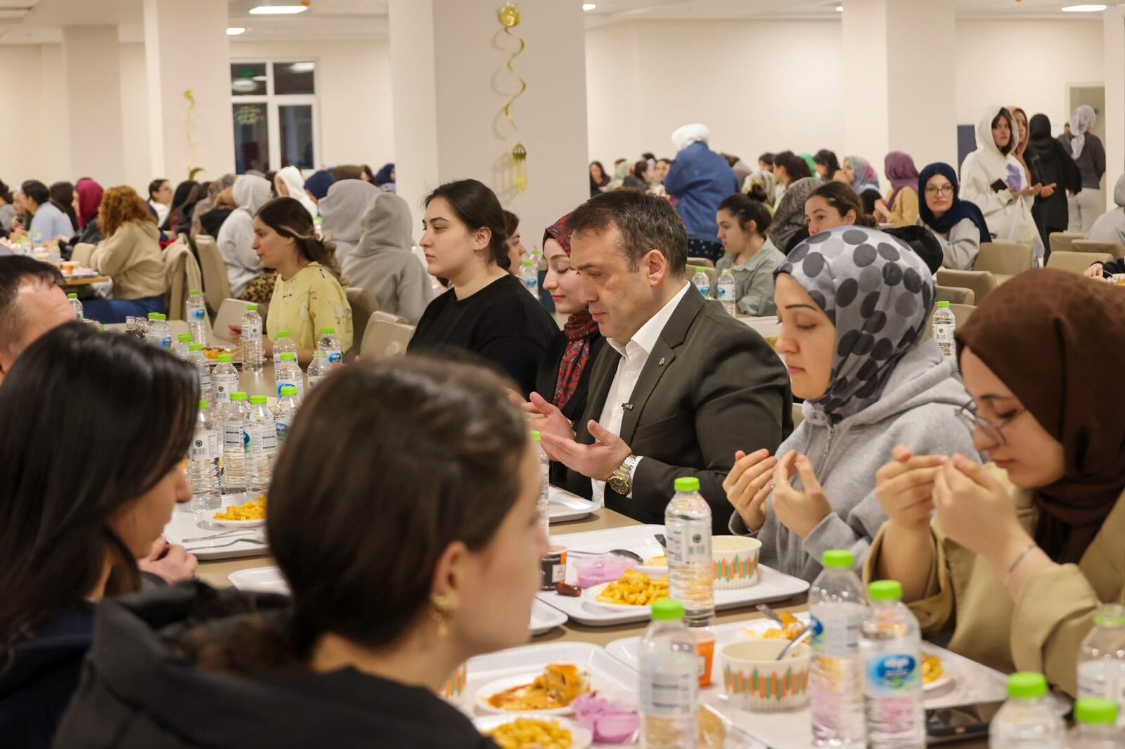 Gençlere Tecrübe Ve Bilgi Birikimlerini Anlattı 11267