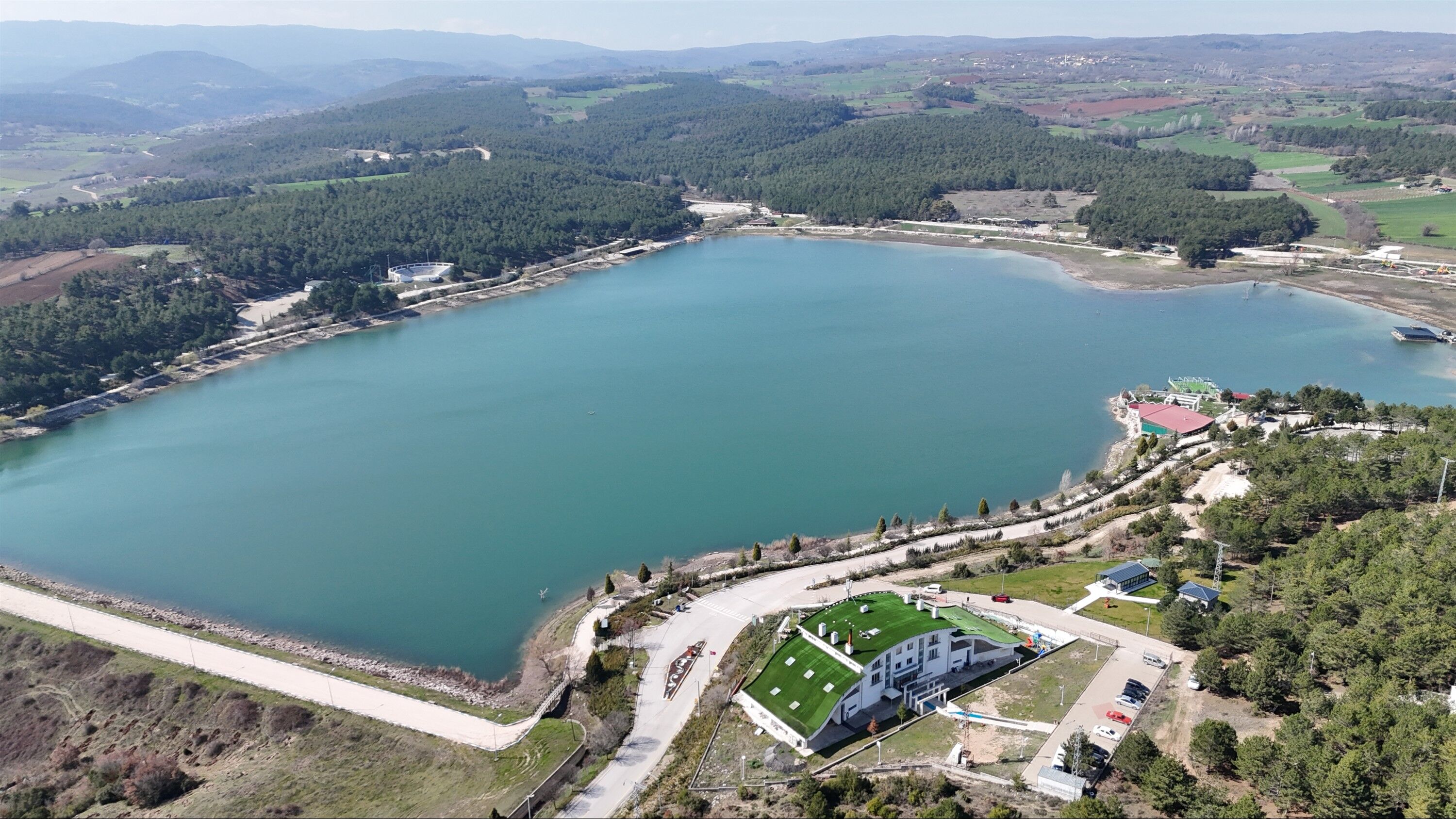 Gölette İlkbaharın Şiiri 12275