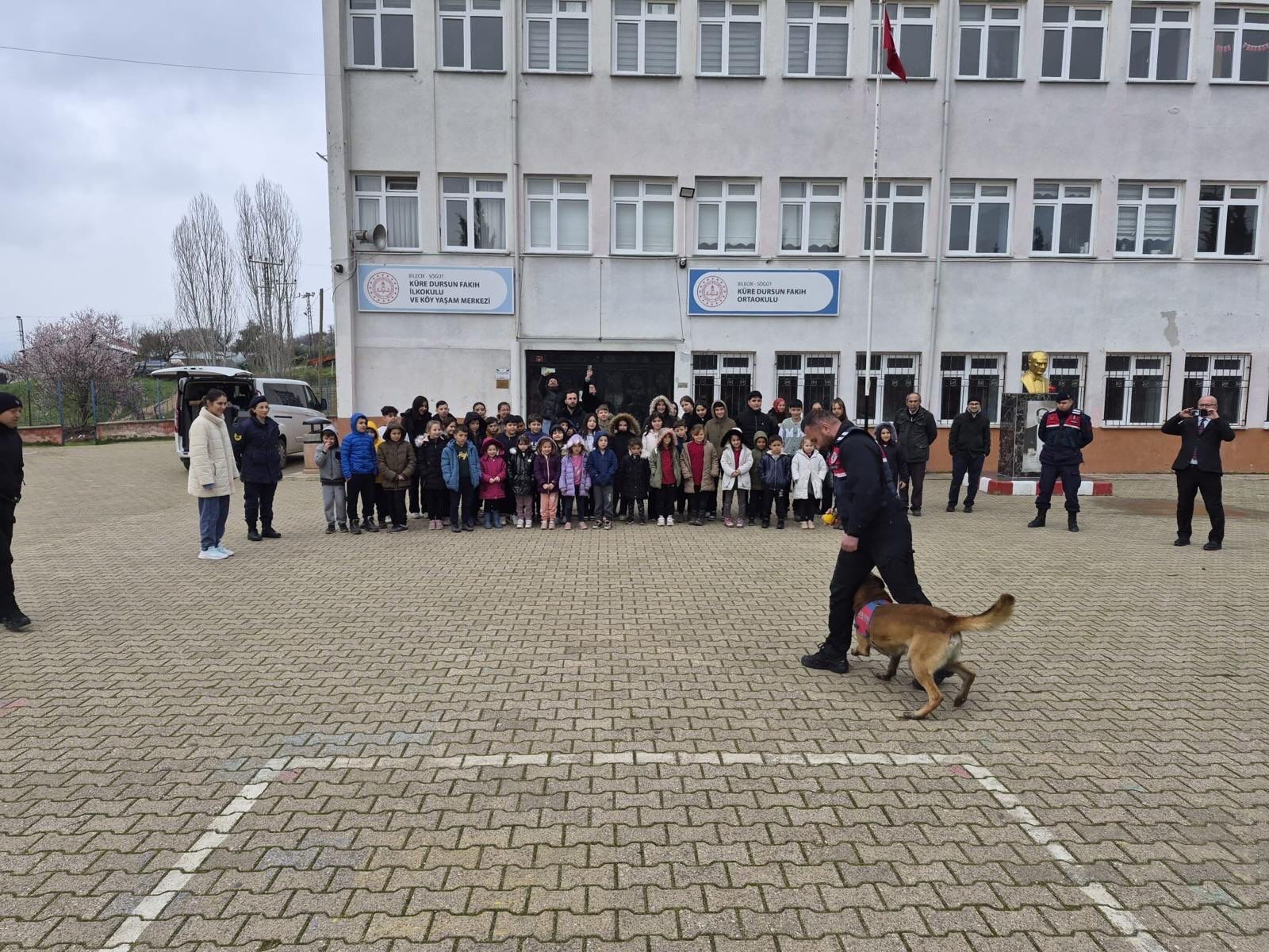 Hem Öğrettiler Hem Gülümsettiler 11261