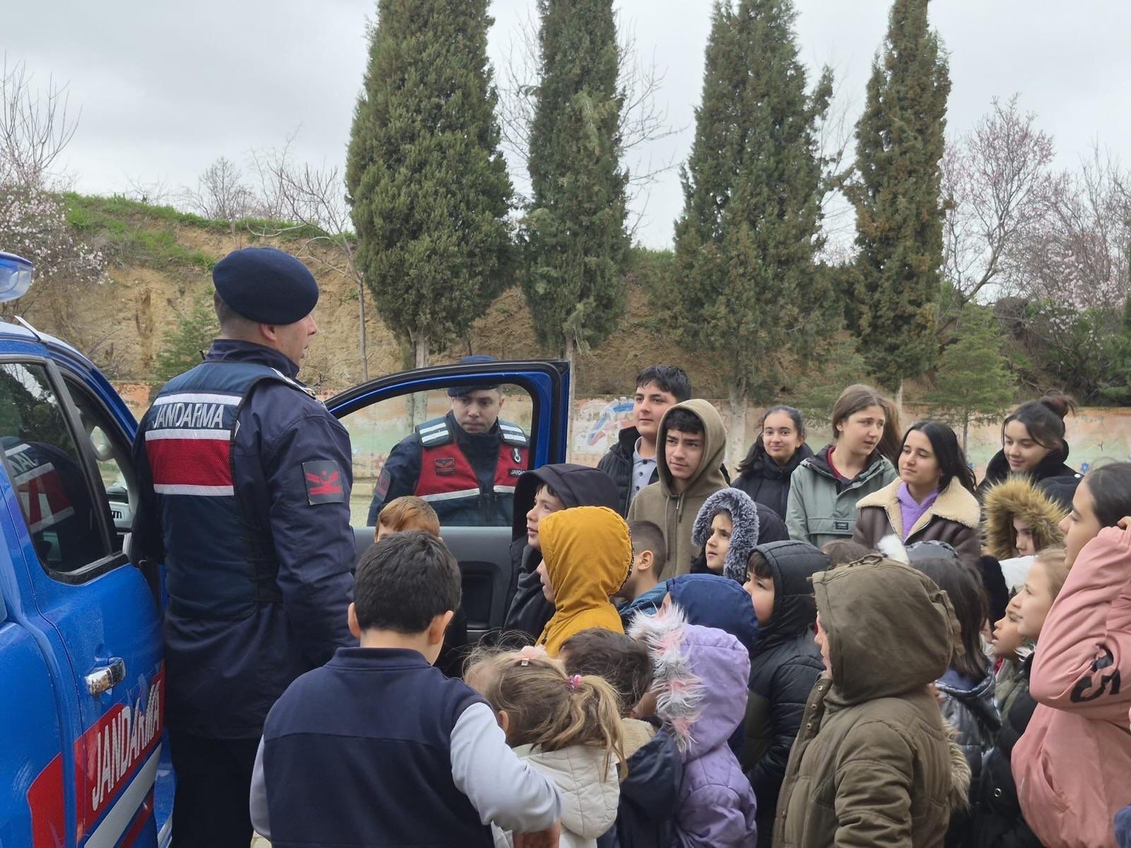 Hem Öğrettiler Hem Gülümsettiler 11263