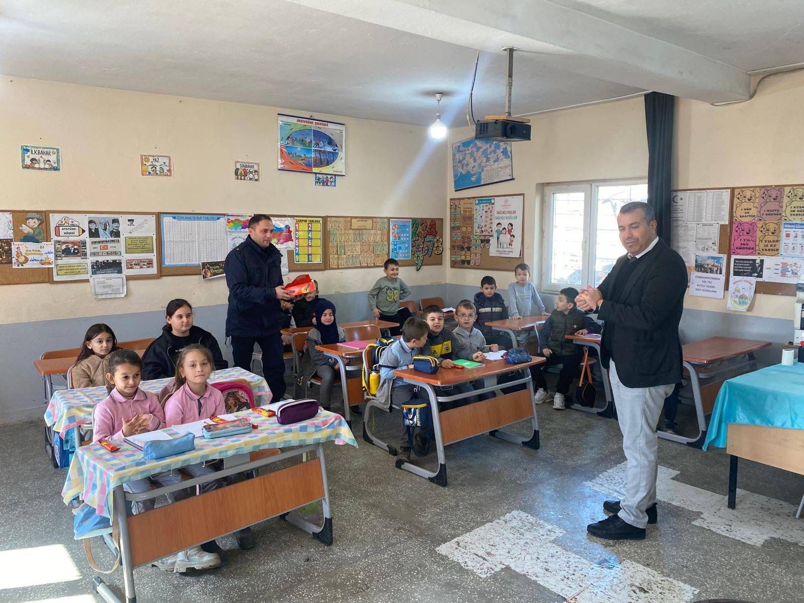 Hem Öğrettiler Hem Gülümsettiler 11264