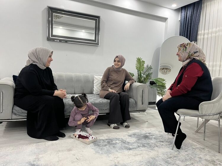 Kaymakam Kılıç Akkuş Ailesi Ile Iftarda Buluştu 11400