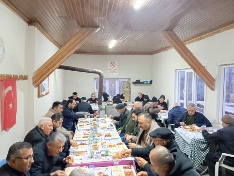 Kaymakam Uçar, Kavacık Ve Esenköy’de Iftar Programlarına Katıldı 11391