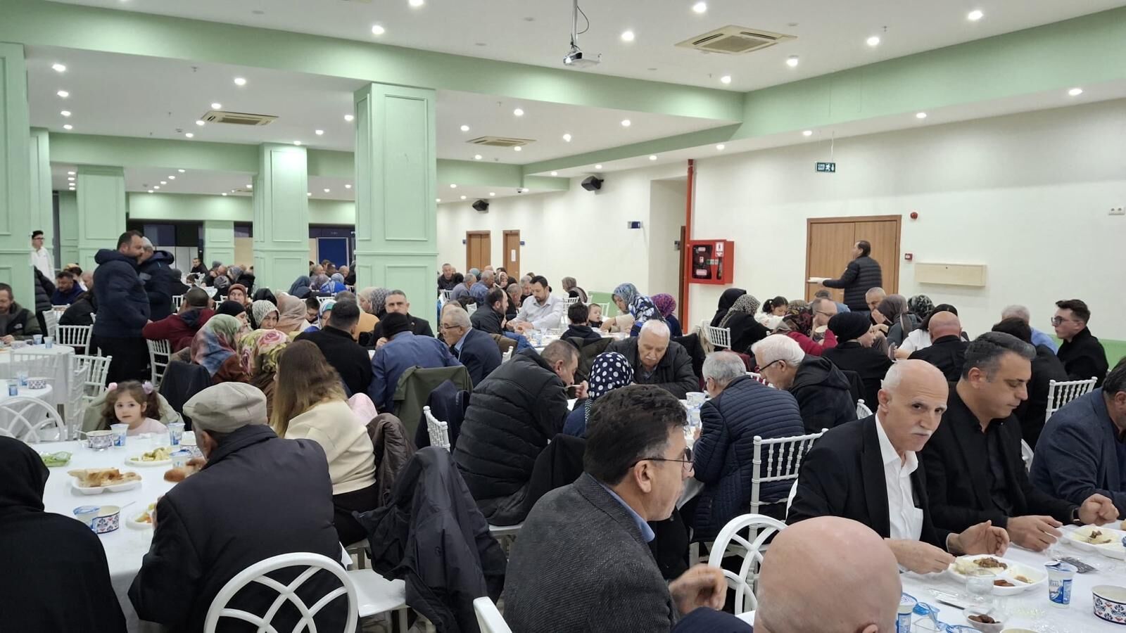 Kocaeli’de Bilecikliler İftar Sofrasında Buluştu 11824