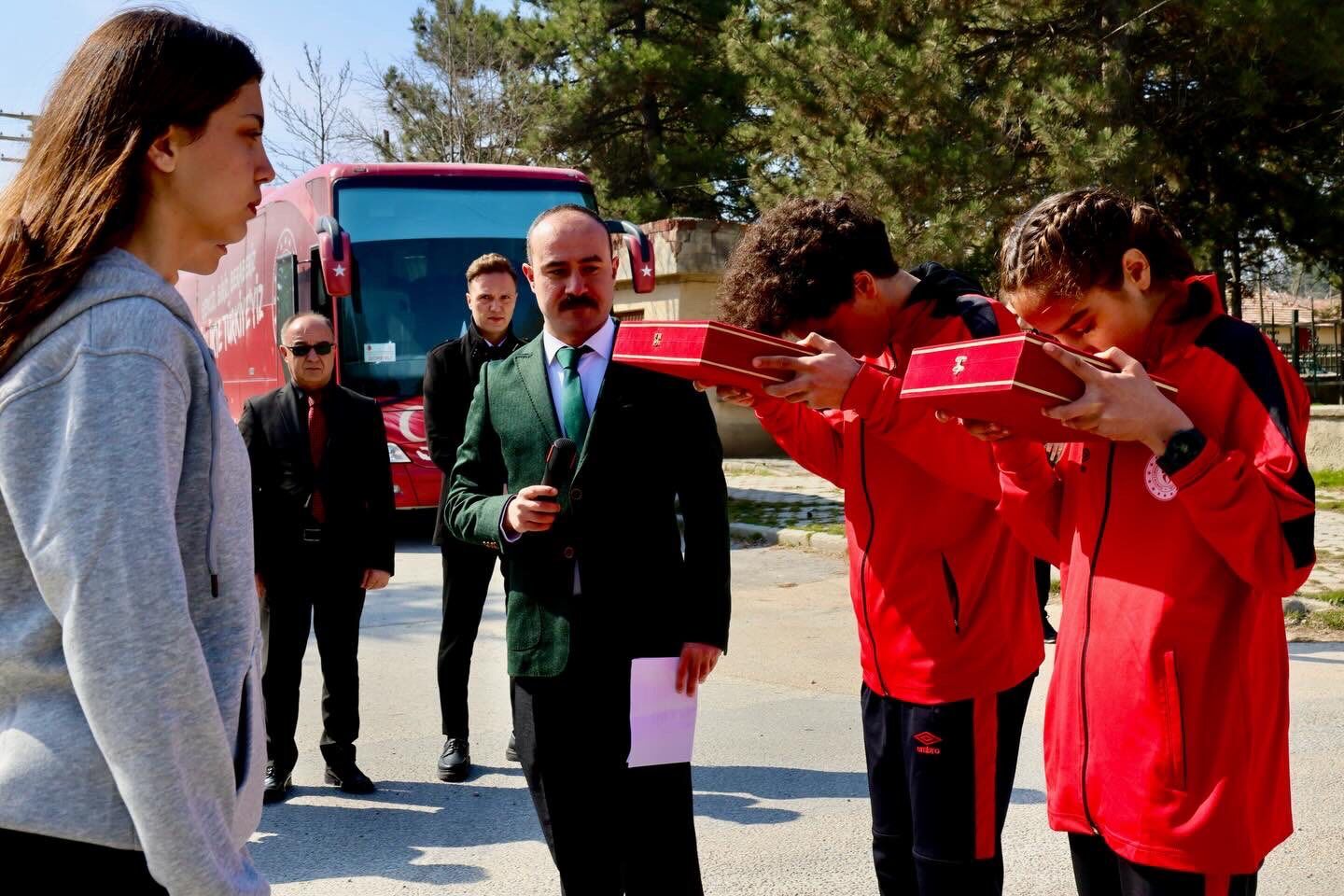 Kutsal Emanetler Bilecik’te Karşılandı 11810