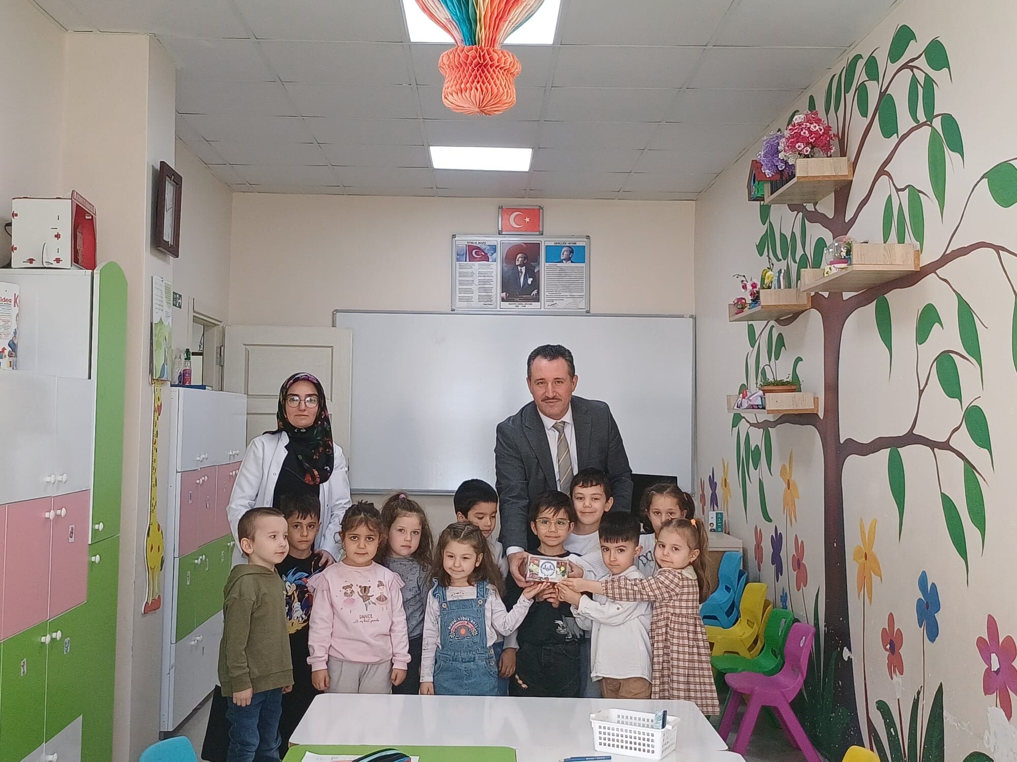 Minik Yüreklerden Büyük Yardım 11574