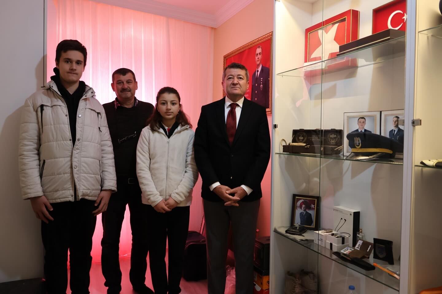 Müdür Şimşek’ten Şehit Ailesine Ziyaret 11985