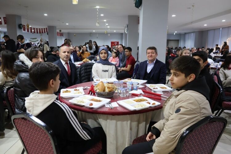 Pazaryeri’nde “Maarifin Kalbinde Ramazan” İftarı 11285