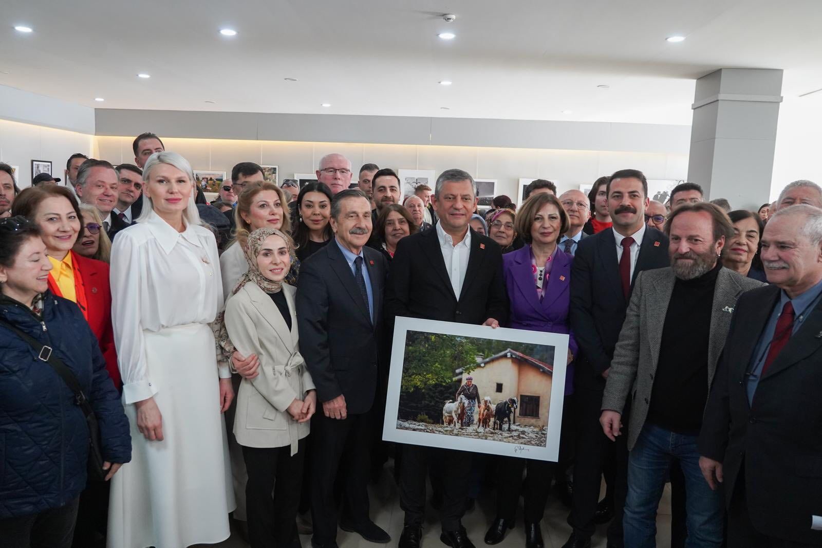 Subaşı, Özgür Özel’in Katıldığı 8 Mart Programında 11527