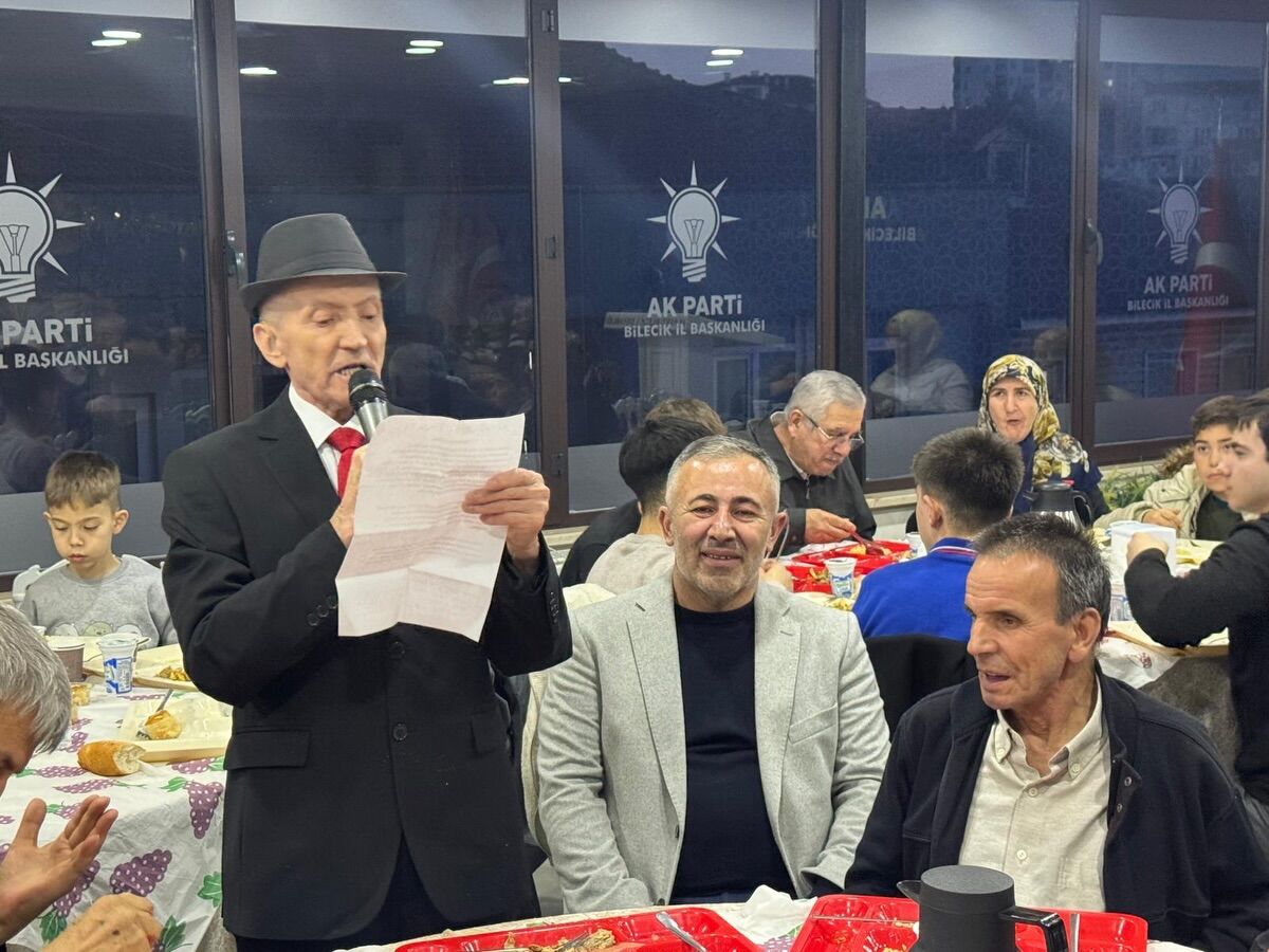 Tebessümleri Sofrayı Aydınlattı 11378