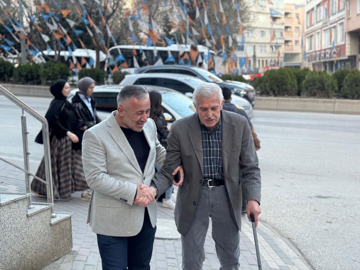 Tebessümleri Sofrayı Aydınlattı 11379