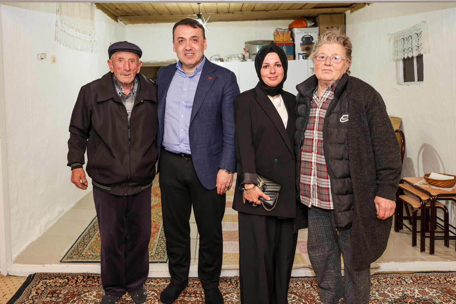 Vali Sözer, Gönüllere Dokundu 11936