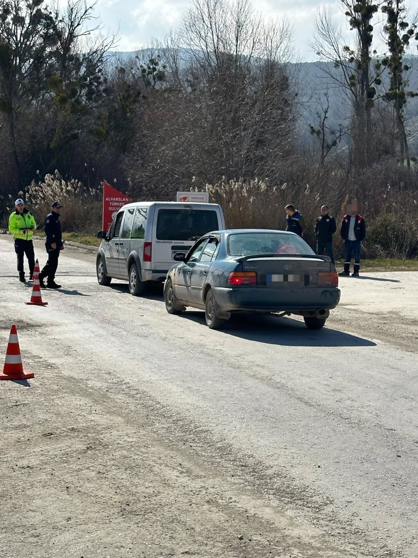 Yenipazar’da Kontrolsüz Hayvan Sevklerine Yol Denetimi 11394
