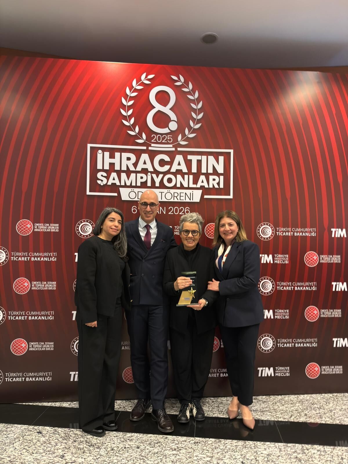 668143159 1553118576813914 8341431431741229441 N