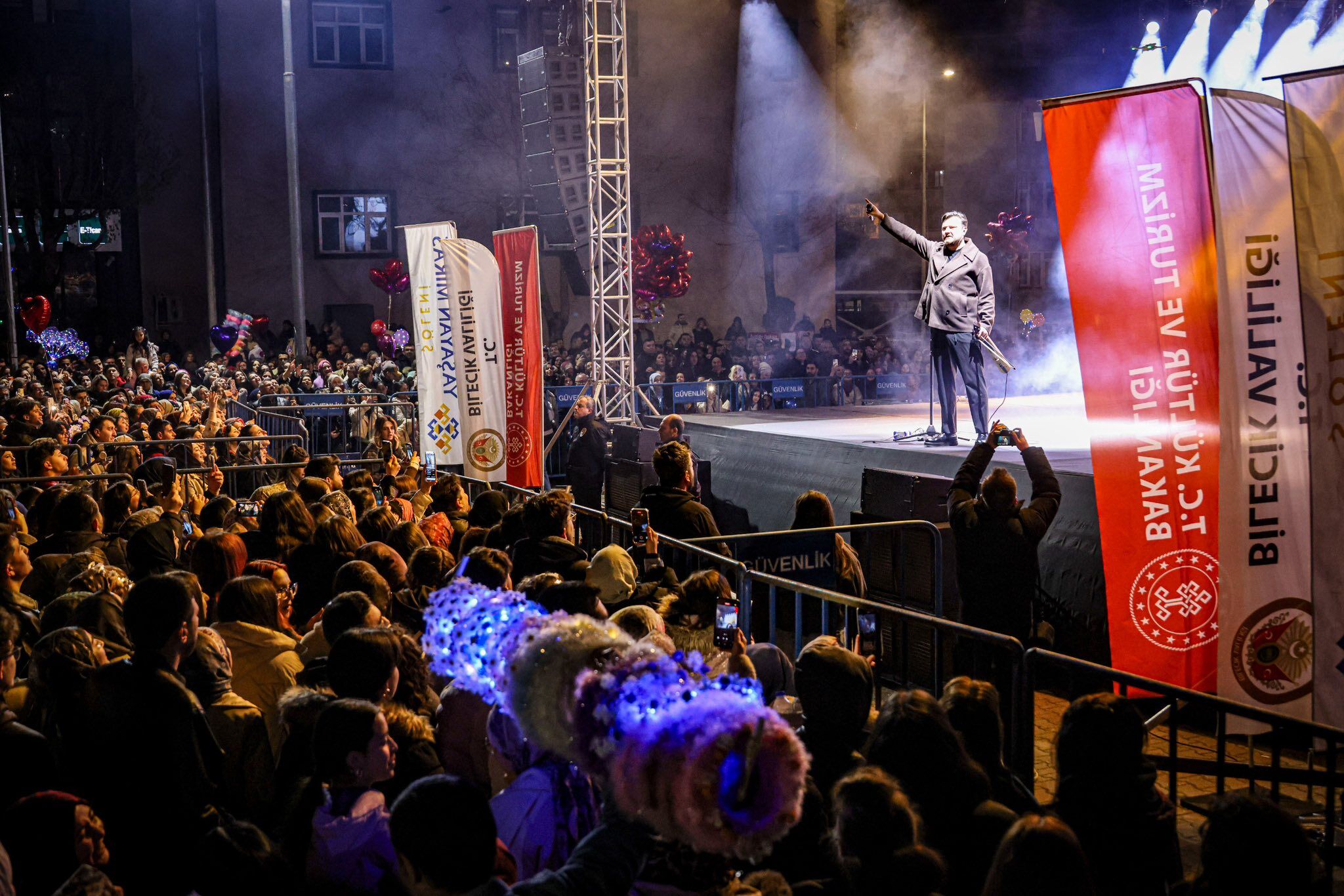 668271107 1352440906930671 1573576432732476889 N