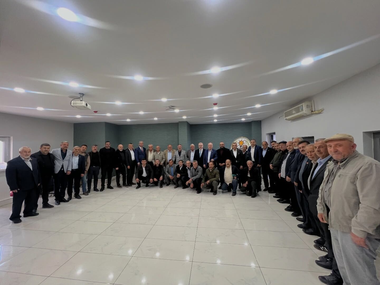 Ak Partiden Köy Muhtarlarıyla İstişare 13495