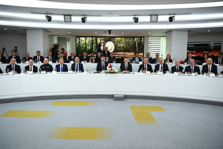 Ankara’da Kri̇ti̇k Zi̇rve 13542