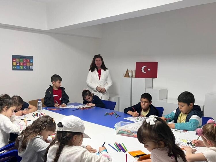 Atölyelerden Renkli̇ Görüntüler 13561