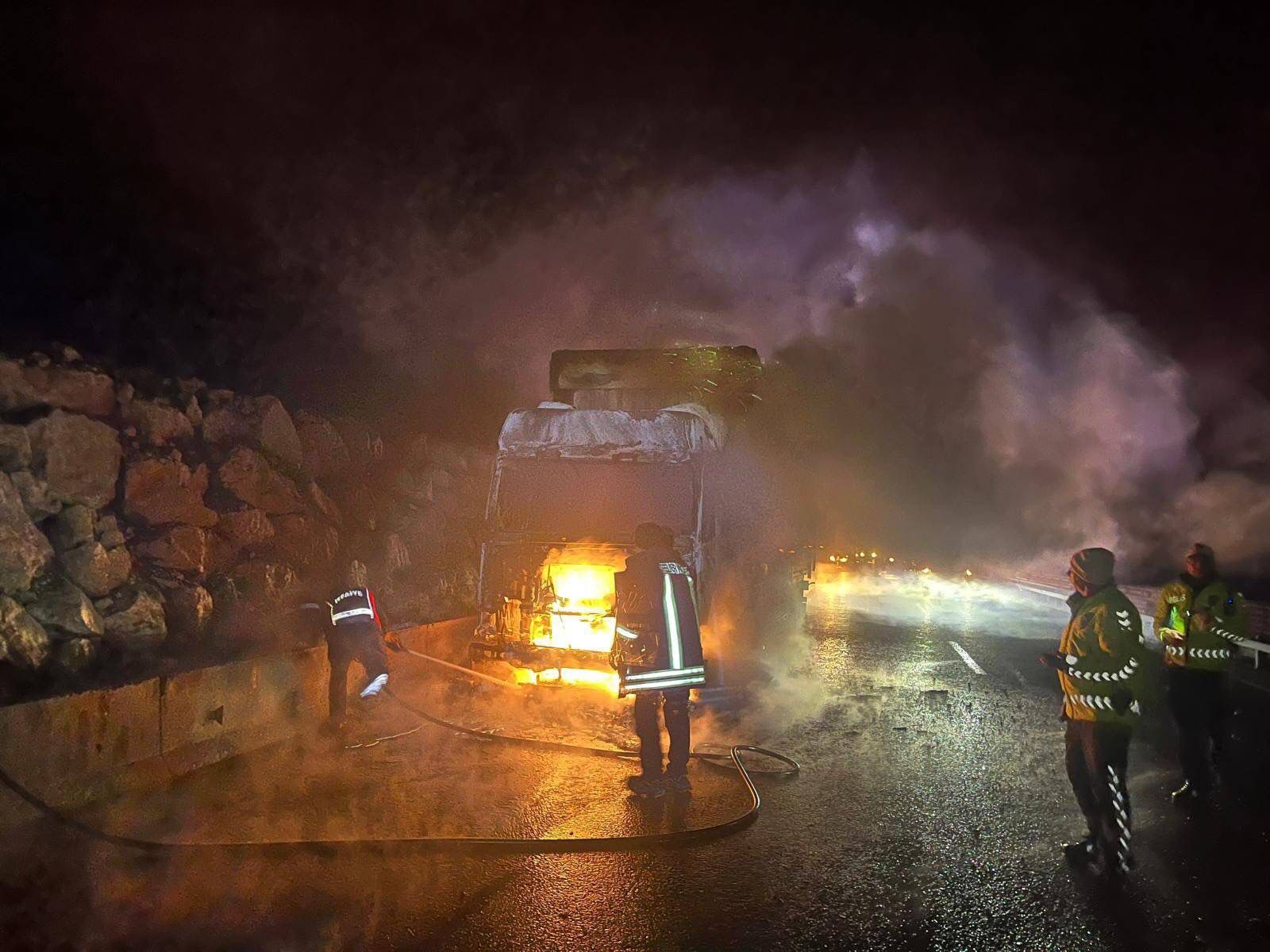 B I L E C I K T E S E Y I R H A L I N D E K I T I R A L E V A L E V Y A N D I 12764