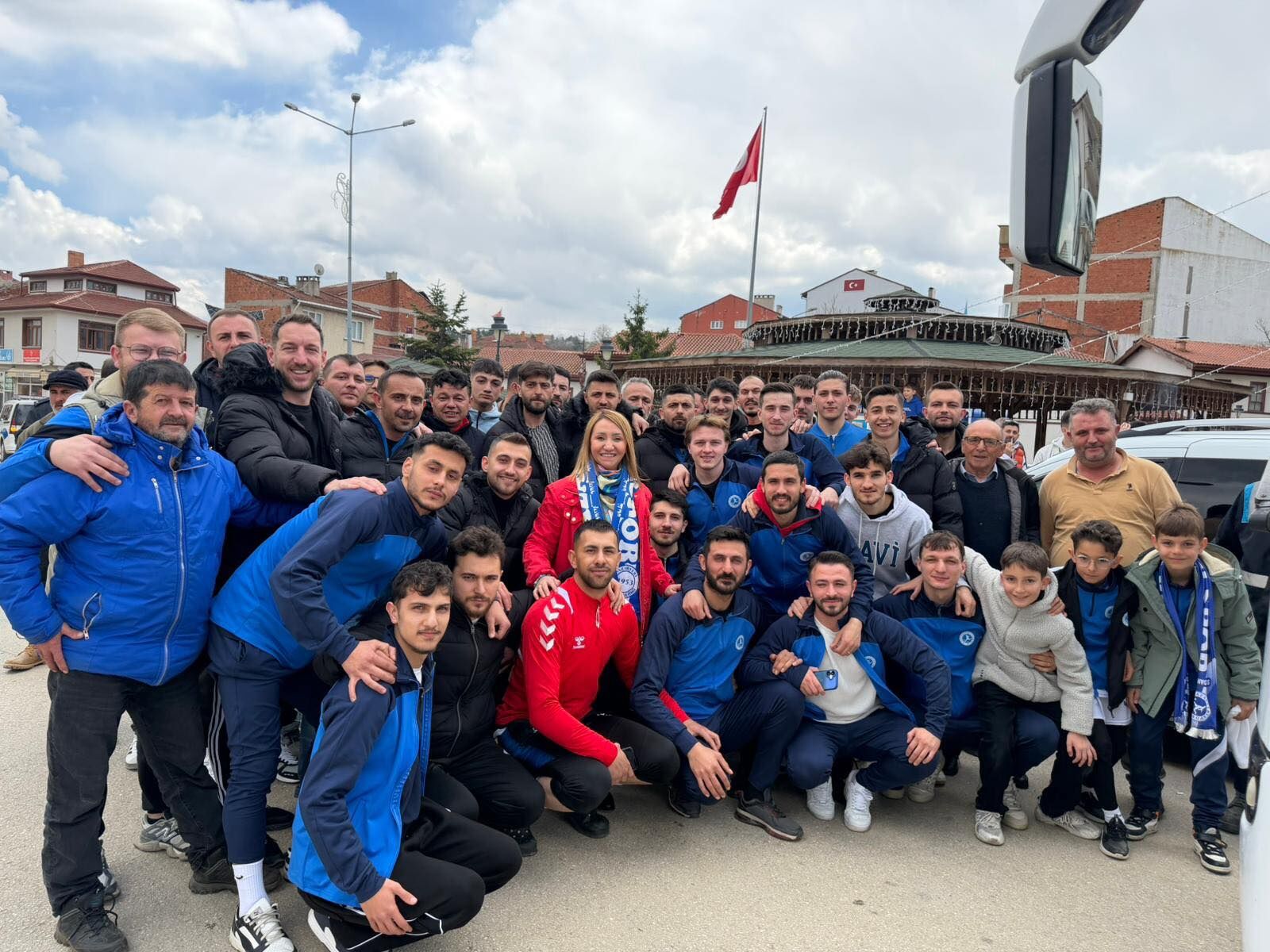 Başkan Tekin Bu Sevda Bitmez. Biz Birlikte Güçlüyüz. 13010