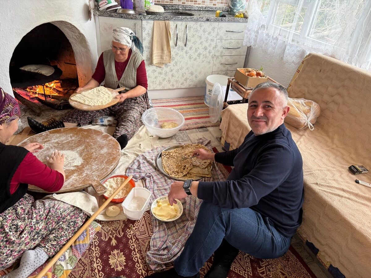 Başkan Yıldırım’dan Gözleme Molası 12986