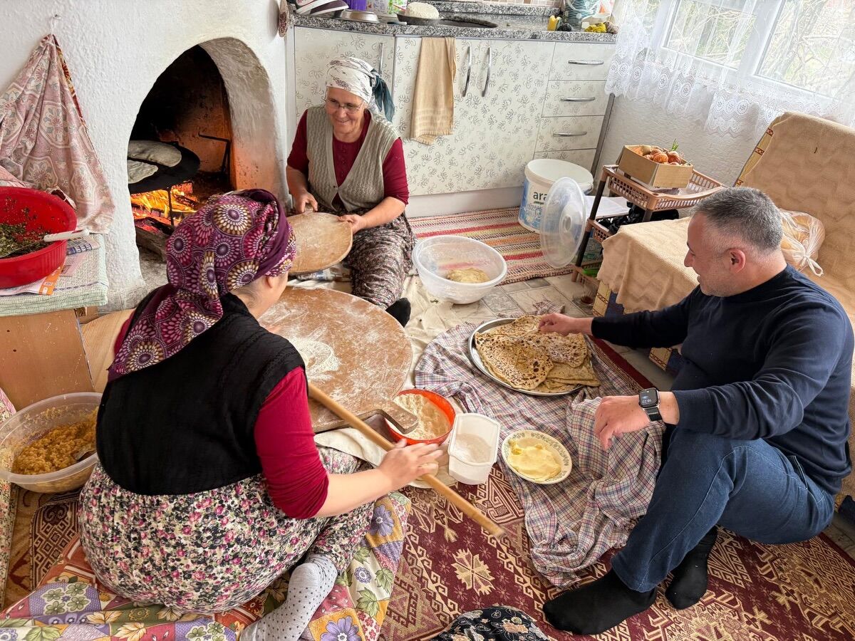 Başkan Yıldırım’dan Gözleme Molası 12988