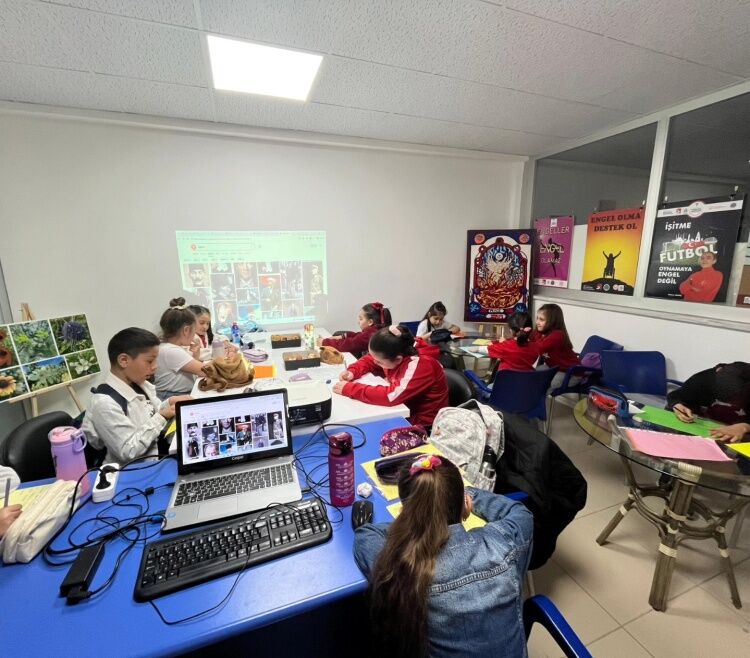 Bayram Coşkusu İngilizce Atölyesinde Yaşandı 13499