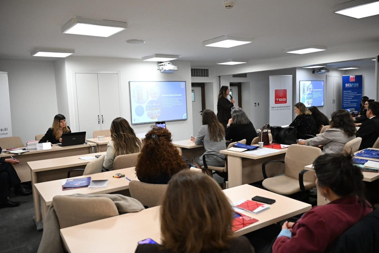 Bilecik Belediyesi “Kitap Kafeler” Projesini Belfor’da Tanıttı 13298