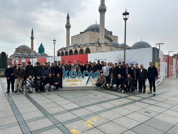 Bilecikli Gençler Konya’da Manevi Yolculuğa Çıktı 13628