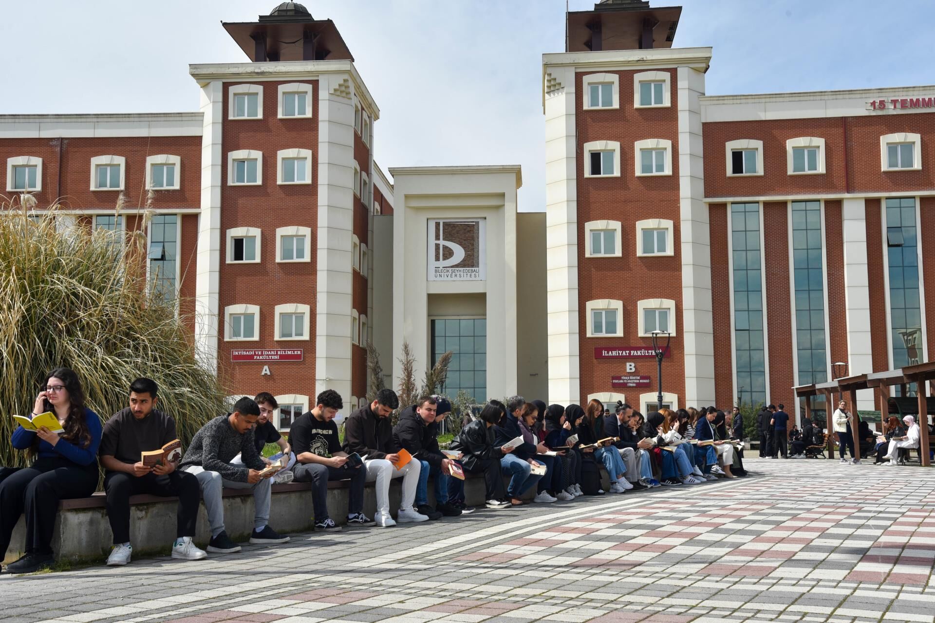 Bilecikte En Anlamlı Toplanma 12505