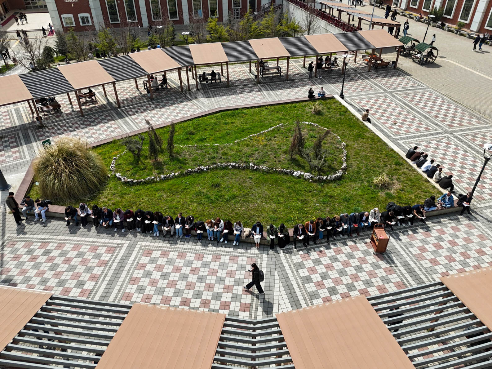 Bilecikte En Anlamlı Toplanma 12506