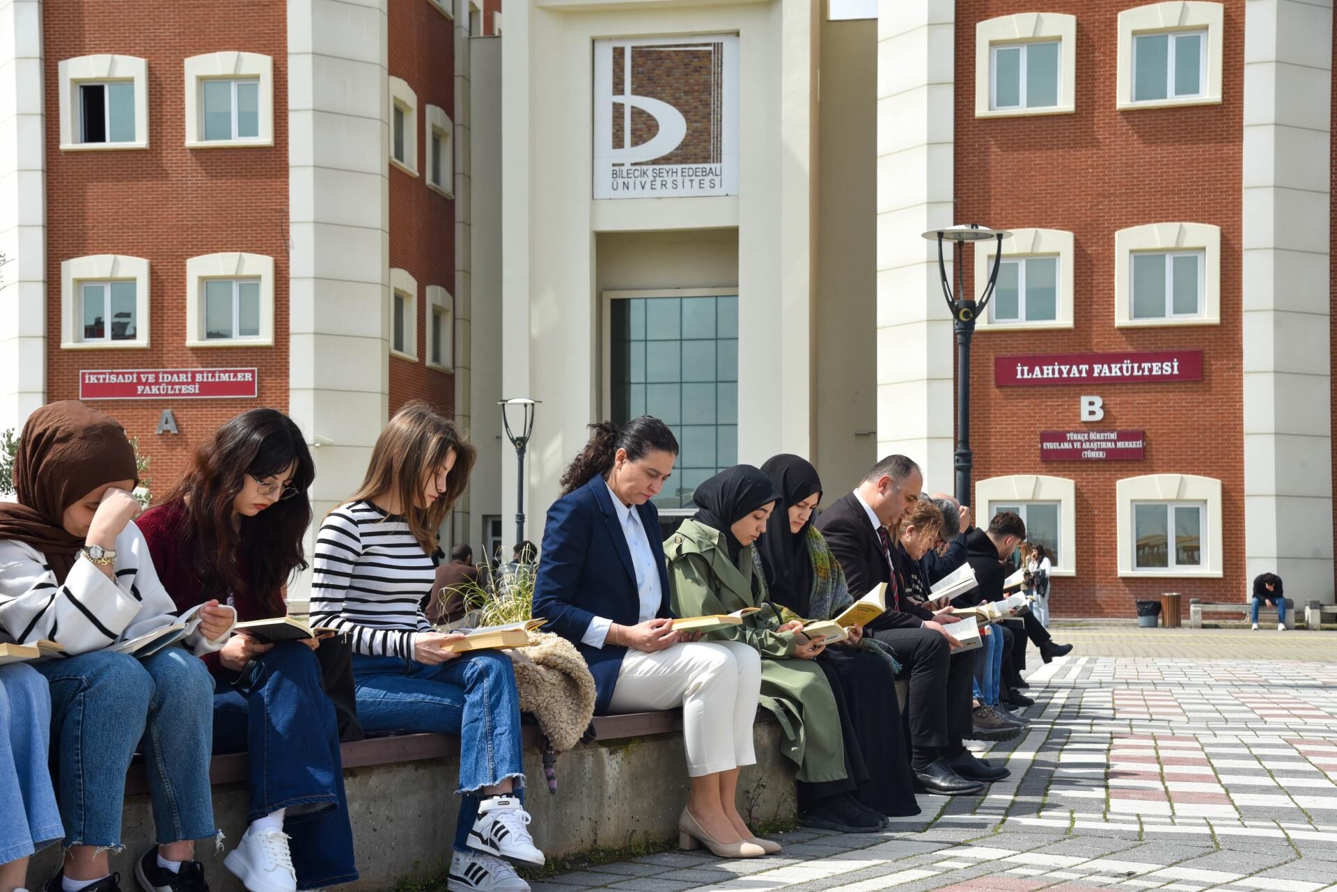 Bilecikte En Anlamlı Toplanma 12507