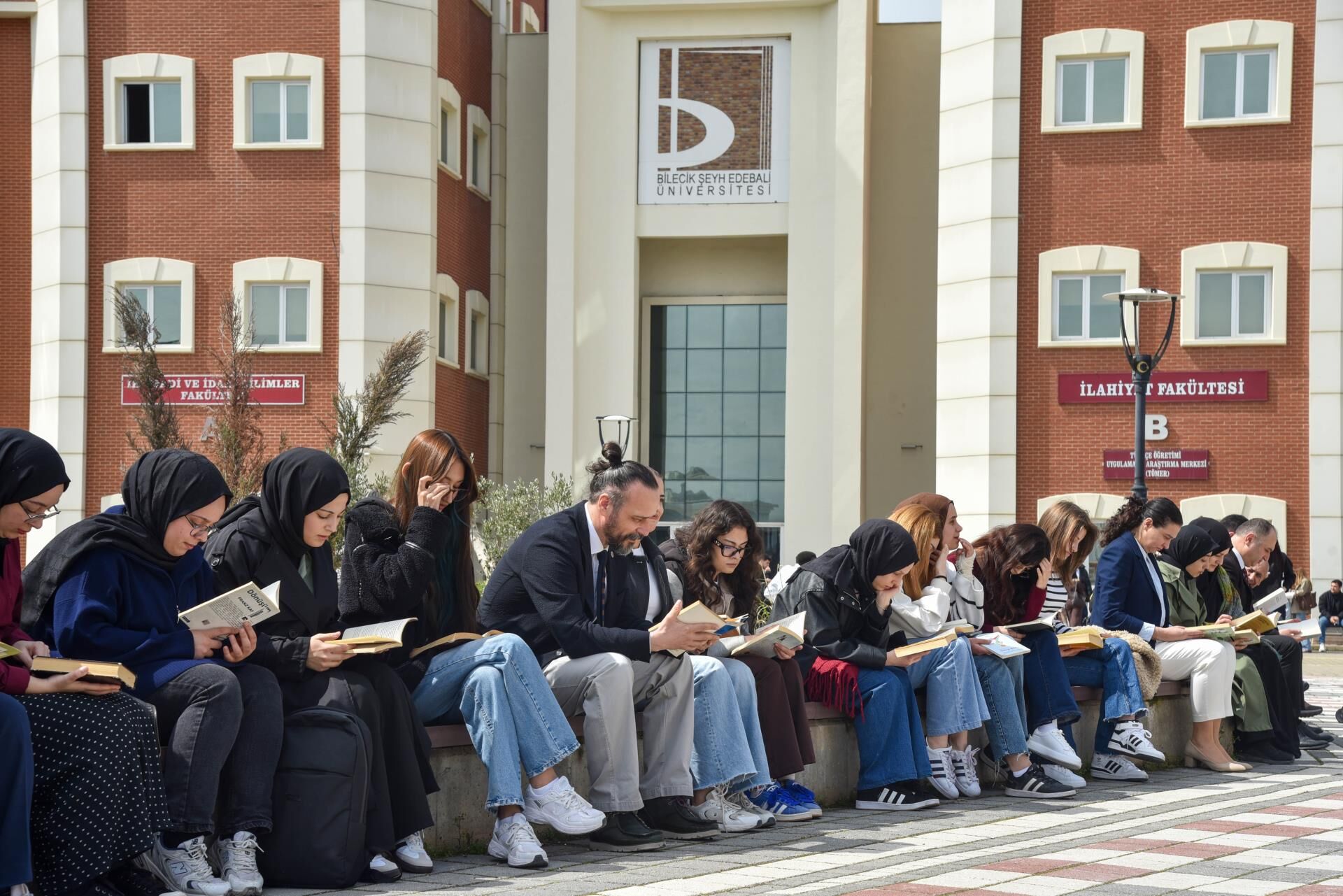 Bilecikte En Anlamlı Toplanma 12508