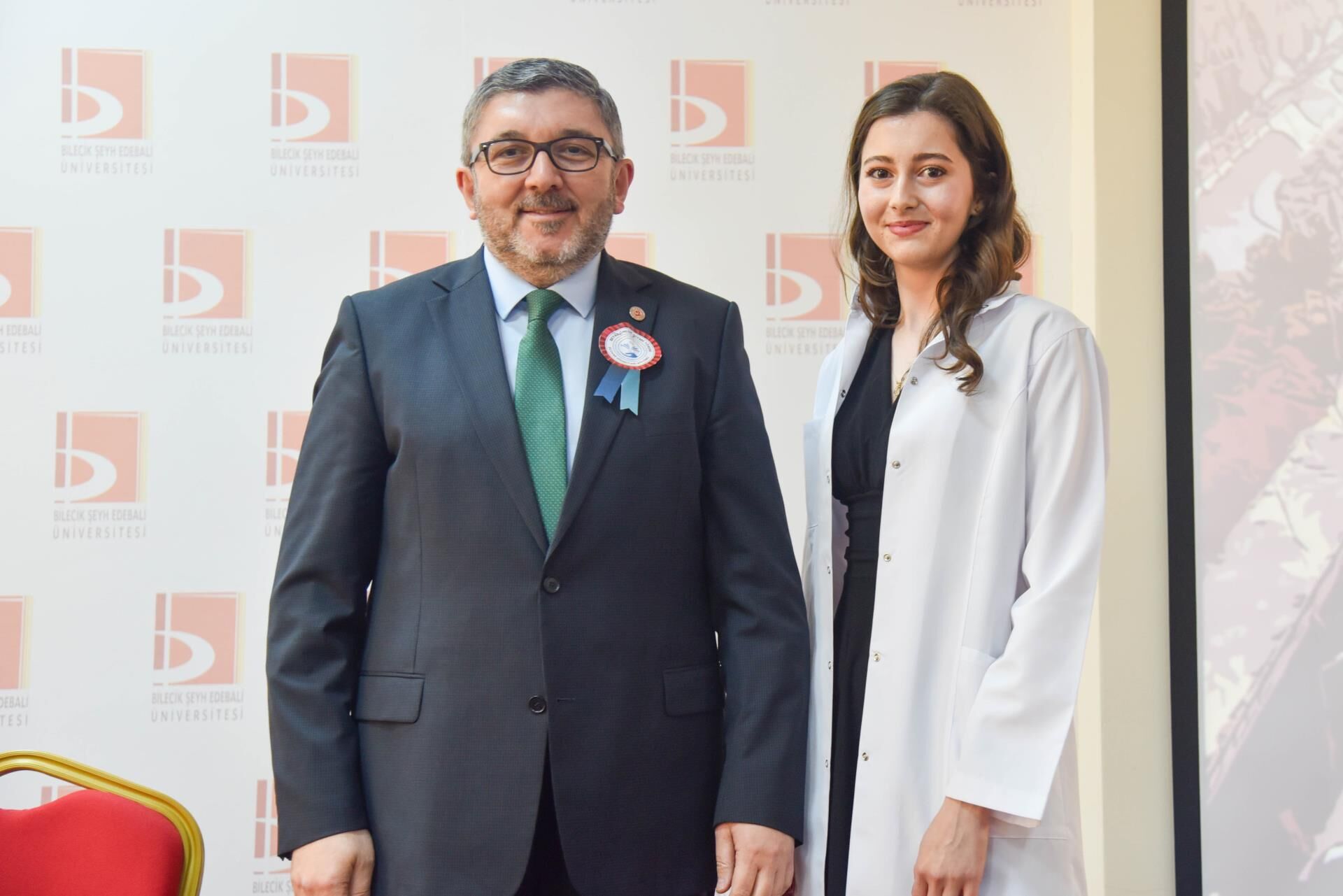 Bi̇leci̇k’te Geleceği̇n Sağlikçilari Sahnede 13548