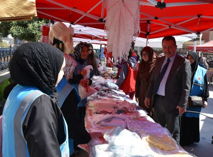 “Bilecik’te Gençlere Destek İçin ‘Hayır Çarşısı’ 13434