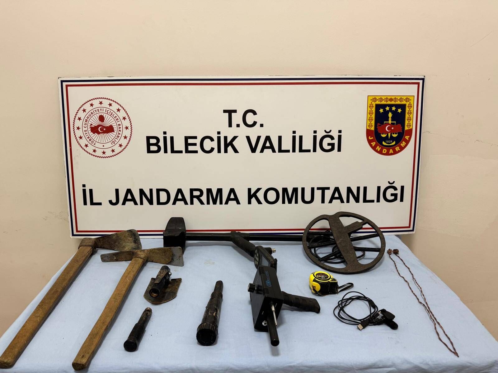 Bilecikte Kaçak Kazıya Suçüstü 12968