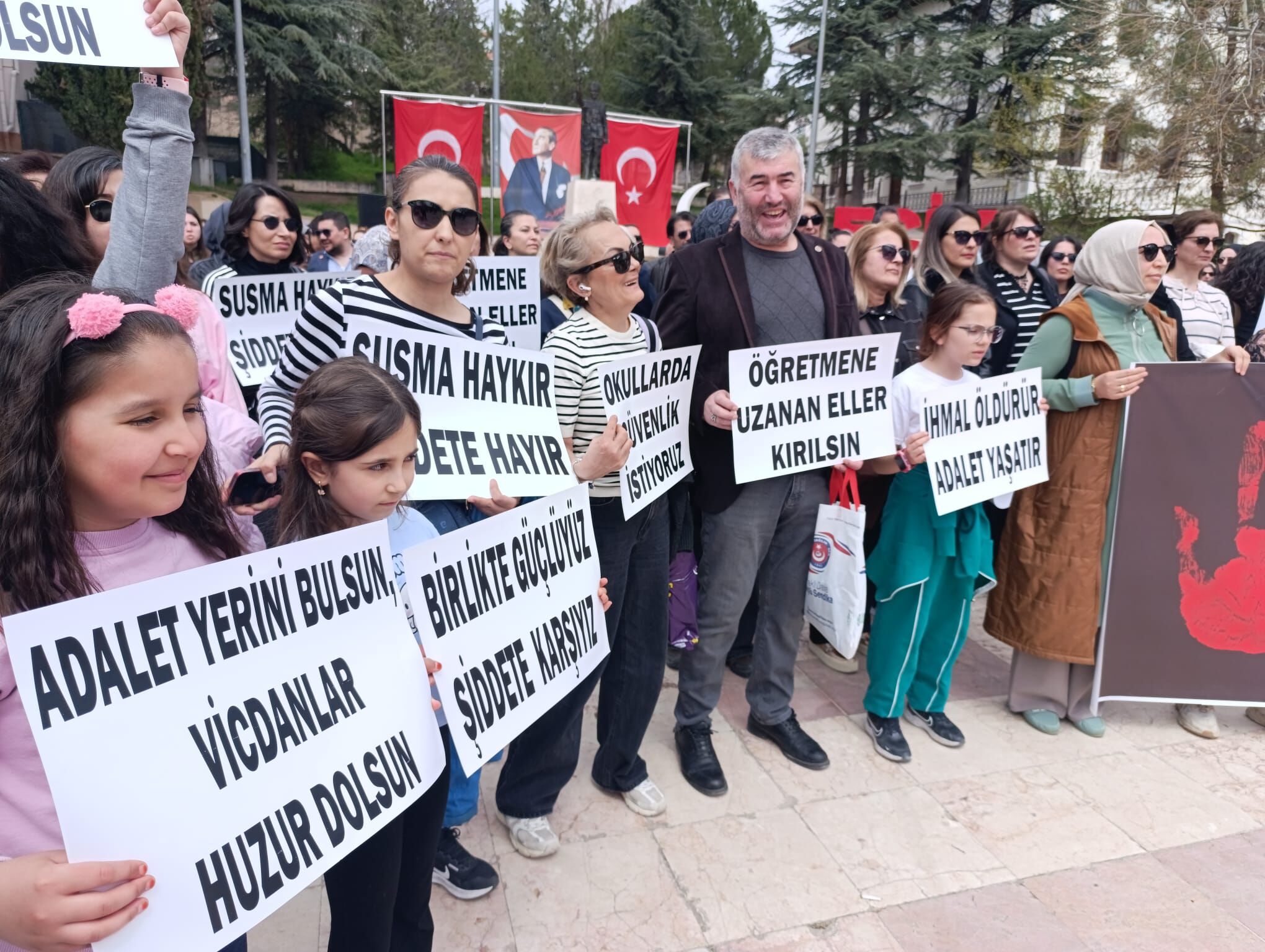 Bilecikte Öğretmenler Alanı Doldurdu 13096