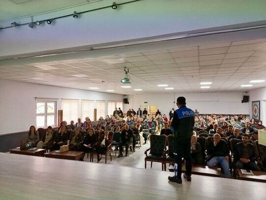 Bilecik’te Velilere Akran Zorbalığı Ve Güvenlik Eğitimi Verildi 13290