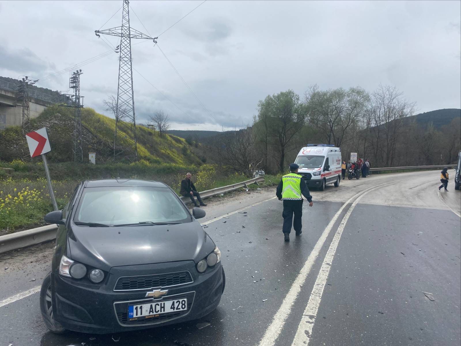 Bi̇leci̇kte Zi̇nci̇rleme Kaza 4 Yarali 12586