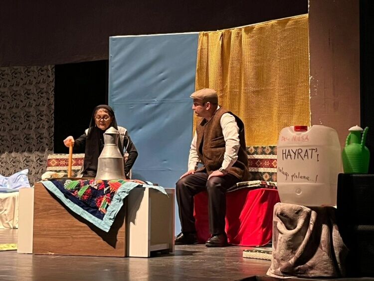 “Çatallı Köy” Bilecik’te Sahnelendi 13602