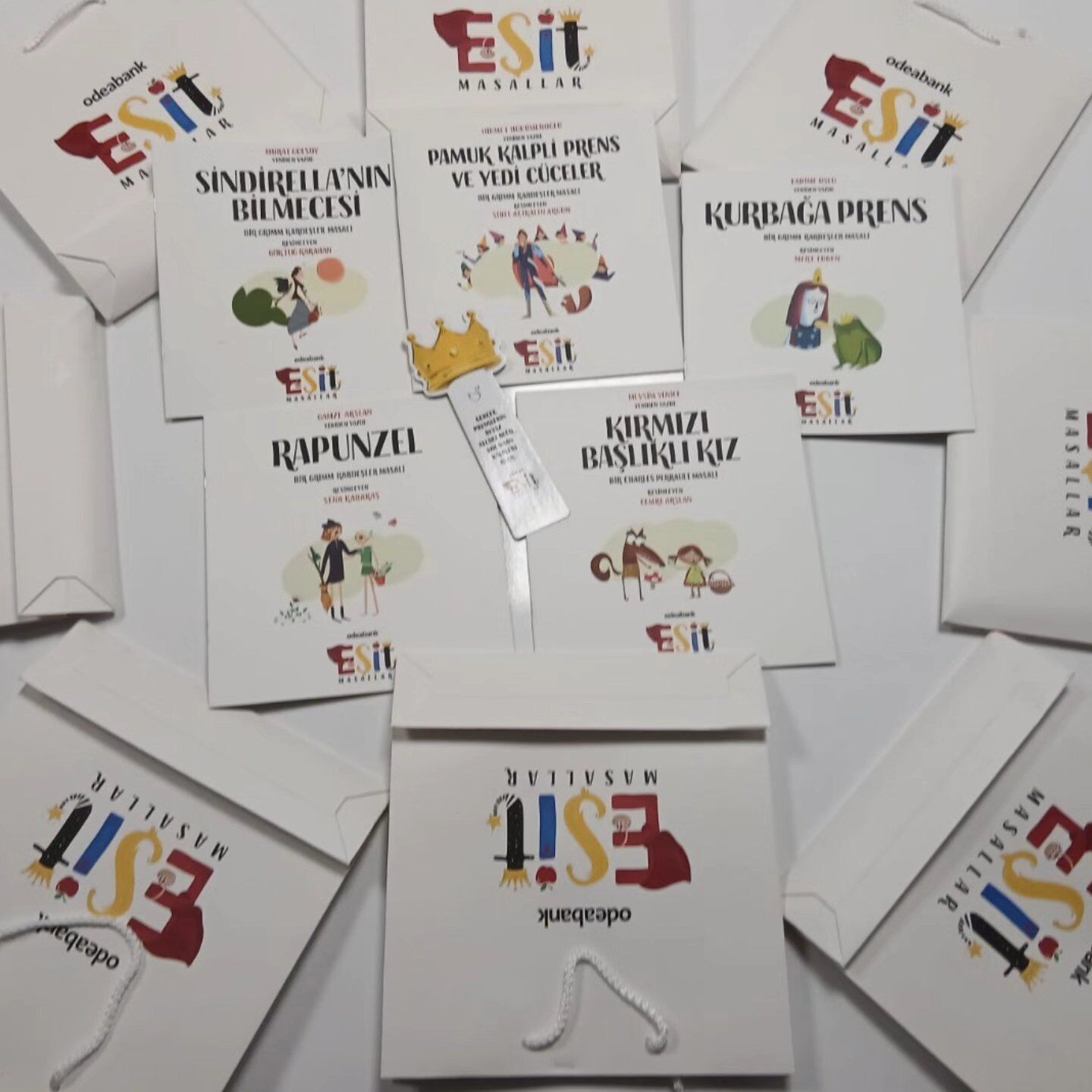 Çocuk Meclisine Kitap Desteği 13072