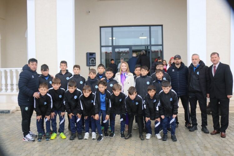 Çocukların Sahnesi Alkış Topladı 13442